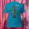 Yoginess 'Life Alchemy' t-shirt in tonalità acqua, che abbraccia lo stile eco-sostenibile e la passione per la scienza.