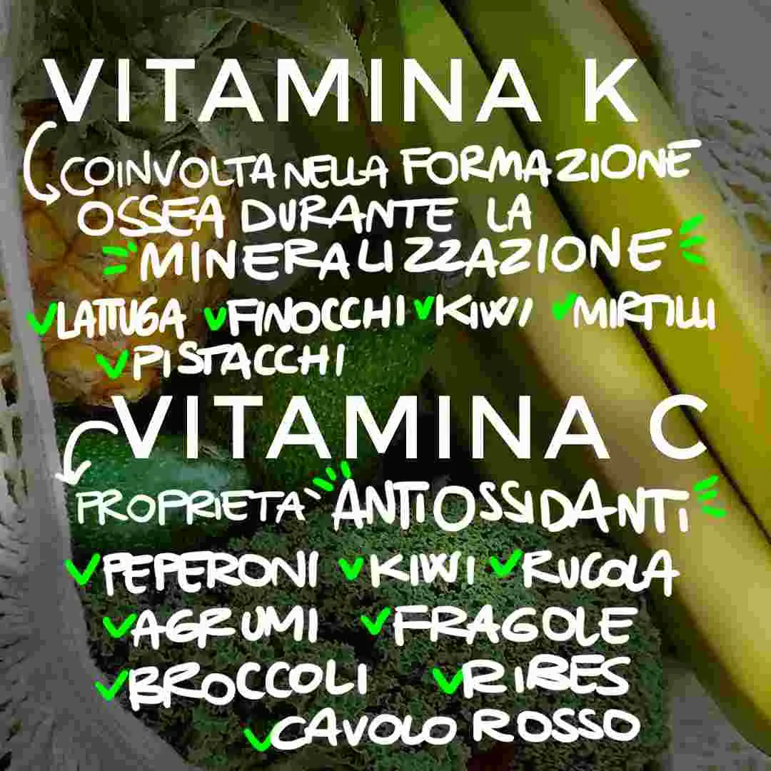 Fonti di vitamina K come lattuga e finocchi e vitamina C in peperoni e kiwi promuovono la formazione e la protezione delle ossa