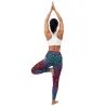 Dettaglio del design unico dei leggings Mandala Energy durante una sessione yoga.