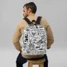 Zaino InkBlaze Light indossato su look casual, perfetto per ogni occasione.