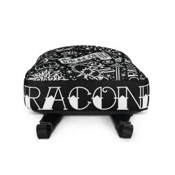 Zaino InkBlaze Shadow - Vista dal basso, dettagli del fondo con logo DRACONES e pattern pop art.