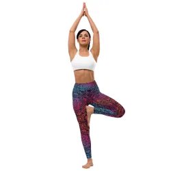 Leggings Mandala Energy in una posa yoga che esprime equilibrio e serenità.